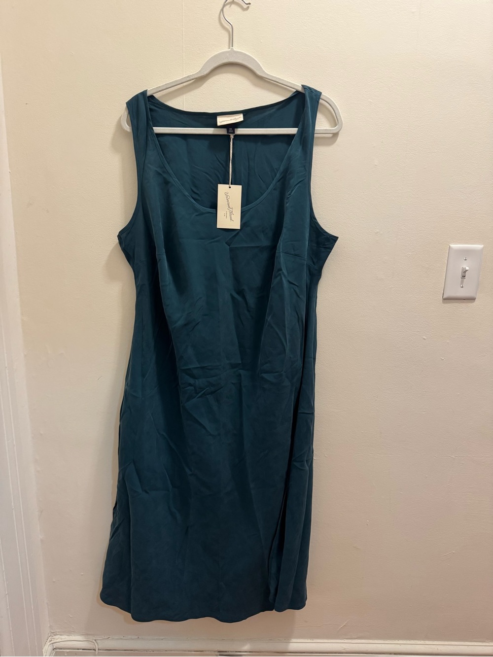 Universal Thread womenβs XXL NWT Sleeveless Teal Shift/slip Dress